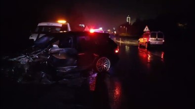 5 Kisinin Yaralandigi Kazada Lüks Aracin Sürücüsünün Ehliyetinin Iptal Edildigi Ortaya Çikti