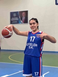 Ahmetli'de GSB Spor Okulundan Yetisen Basketbolcu Seyma Aydin Manisa'nin Gururu Oldu