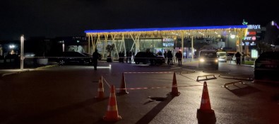Bursa'da Eglence Merkezinde Silahli Kavga Açiklamasi 1 Yarali