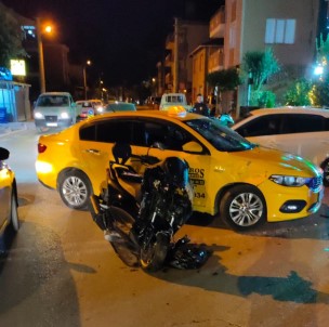 Ticari Taksi Ile Motosikletin Çarpisti Açiklamasi 4 Yarali