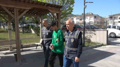 Burdur'da Farkli Suçlardan 25 Yil Hapis Cezasiyla Aranan Firari Cezaevine Gönderildi