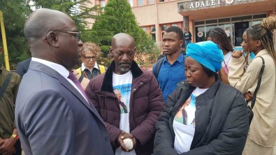 Dina'nin Babasi Guy Serge Ibouanga Açiklamasi 'Kizim Için Adalet Istiyorum'