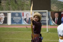 Geleneksel Türk Okçulugu Sporculari, Geleneksel Kiyafetleriyle Gümüshane'de Yaristi