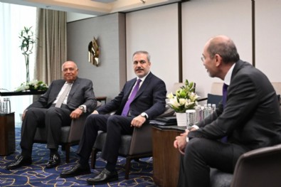 Türkiye'nin Gazze diplomasisi sürüyor! Bakan Fidan tüm toplantılara katıldı