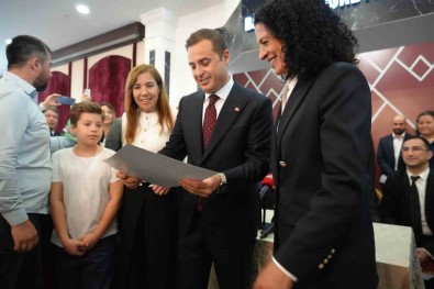 Ahmet Akin Mazbatayi Aldi, Indirime Devam Dedi