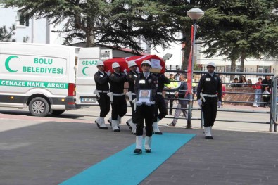 Polis Memuru Sevenlerini Yasa Bogdu