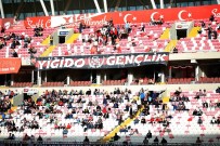Sivassporlu Taraftarlar Iftar Nedeniyle Maça Ilgi Gösteremedi Haberi