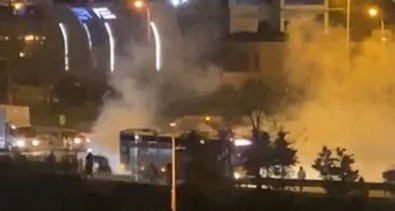 Yine bir İETT klasiği! Maltepe'de bir İETT otobüsünden dumanlar yükseldi! Yolcular tahliye edildi