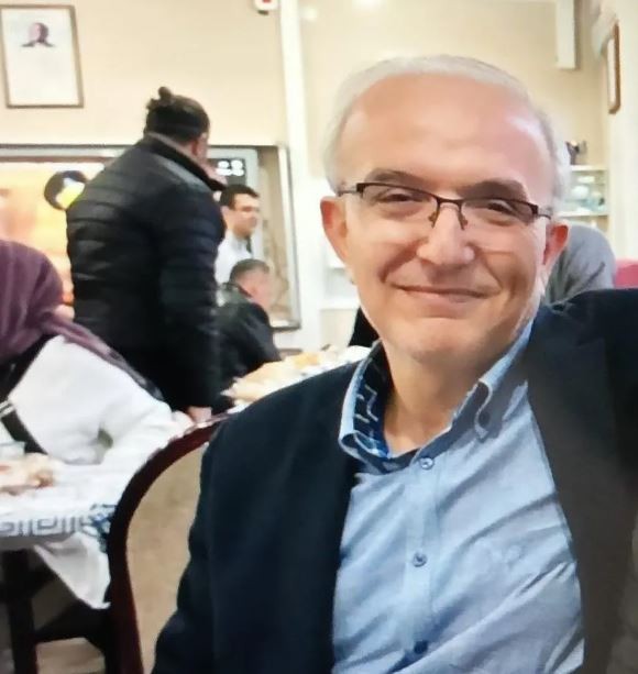 Öğrenciden öğretmene pusu: Bacağından bıçakladı