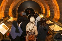 Kur'an Ayi'nda Kur'an Sergisi'ne Büyük Ilgi