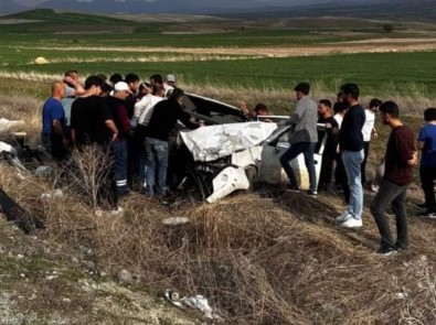 Kahramanmaras'ta Trafik Kazasi Açiklamasi 2 Ölü, 4 Yarali