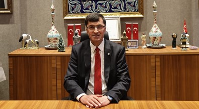 Kütahya'nin Yeni Belediye Baskani Eyüp Kahveci Mazbatasini Aldi