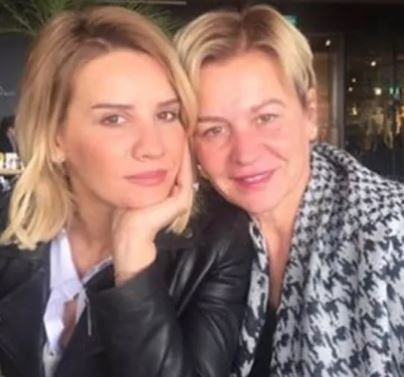 Esra Erol'un annesine bakın!