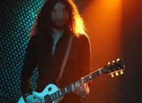 Rock şarkıcısı pedofili çıktı: Bilgisayarındaki görüntüler mide bulandırdı!