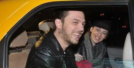 Yakışıklı kardeşiyle aynı dizideymiş...