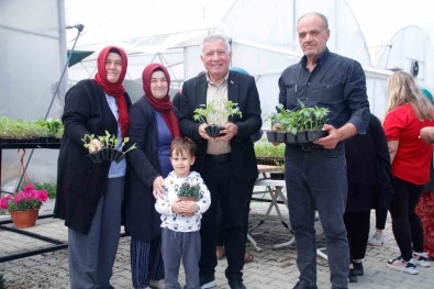 Honaz Belediyesi'nin Hedefi 1,5 Milyon Fideyi Üreticilerle Bulusturmak