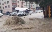 Malatya'da Cadde Ve Sokaklar Göle Döndü Haberi