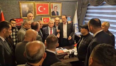 Seçimi Kaybeden Belediye Baskani Milletvekiline Çiçek Firlatip Hakaret Etti