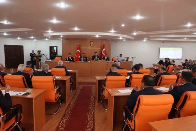 Karaman Belediyesi'nde Yeni Dönemin Ilk Meclis Toplantisi Yapildi