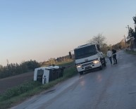 Lüleburgaz'da Minibüs Yol Kenarina Devrildi