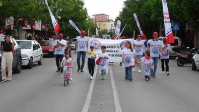 Burdur'da 1 Mayis Emek Ve Dayanisma Günü Yürüyüs Ve Halaylarla Kutlandi