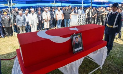 Şehit Astsubay Mustafa Şen, gözyaşlarıyla son yolculuğuna uğurlandı