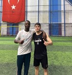 Trabzonspor'un Yildizi Pepe, Hali Sahada Görüntülendi