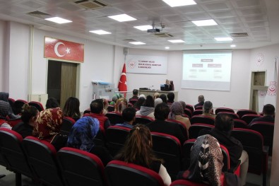 Bayburt'ta 'Kadina Yönelik Siddetle Mücadele Ve Siddet Magduruyla Görüsme Teknikleri' Egitimi Verildi