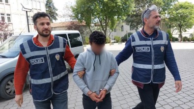 Insaattan Hurda Demir Çalan Sahis Tutuklandi