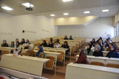 Liseli Ögrenciler Düzce Üniversitesi'nde
