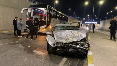 Otomobil Karsi Seride Geçip Yolcu Otobüsü Ile Çarpisti Açiklamasi 2 Yarali