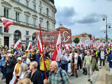 Polonya'da 35 Bin Kisilik Çiftçi Protestosu