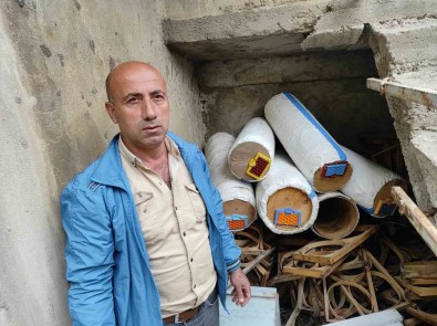 Batman'da Aç Kalan Ayilar Ari Kovanlarina Saldirdi