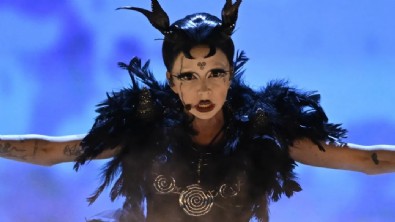 Eurovision’da İsrail’e öfke büyüyor! Yarışmacı gözyaşlarıyla itiraf etti: İsimleri okununca… Haberi