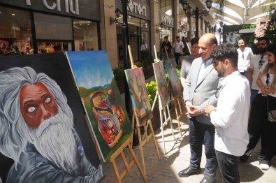 Cizre'de Ögretmenlerin Karma Resim Sergisine Ilgi
