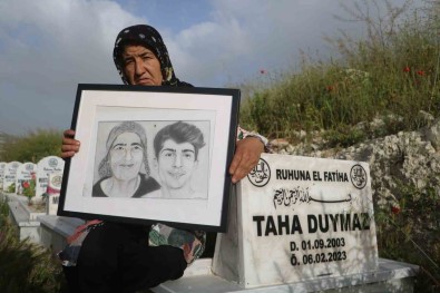 Depremde 3 Evladini Kaybeden Taha Duymaz'in Annesinin Buruk Anneler Günü