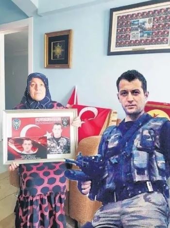 Şehit annelerinden ağlatan sözler: Eren’imin kokusunu kır çiçeklerinden alıyorum