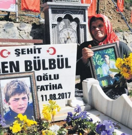 Şehit annelerinden ağlatan sözler: Eren’imin kokusunu kır çiçeklerinden alıyorum