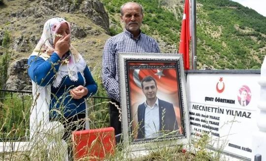 Şehit annelerinden ağlatan sözler: Eren’imin kokusunu kır çiçeklerinden alıyorum