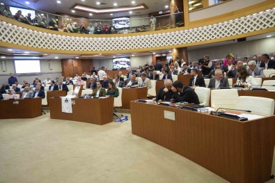 Büyüksehir'e Meclisten Yatirimlar Için Borçlanma Yetkisi