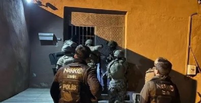 CHP’li yöneticinin yeğeni çete operasyonunda aranıyor! Narkotik polisi iki suç örgütünü çökertti
