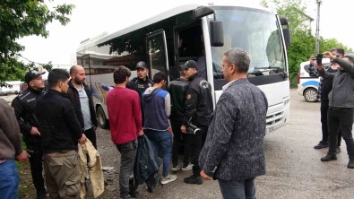 Malatya'da Is Yerinde 25 Düzensiz Göçmen Yakalandi