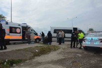 Tekstil Isçilerini Tasiyan Servis Minibüsü Kaza Yapti Açiklamasi 10 Yarali