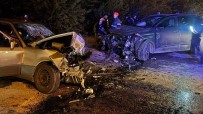 Tokat'ta Facia Gibi Kaza Açiklamasi Kafa Kafaya Çarpisan Araçlarda 7 Kisi Yaralandi