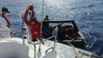 Yunan Unsurlari Geri Itti, Can Sali Içindeki Kaçak Göçmenler Dalgalar Arasinda Ölümle Burun Buruna Geldi