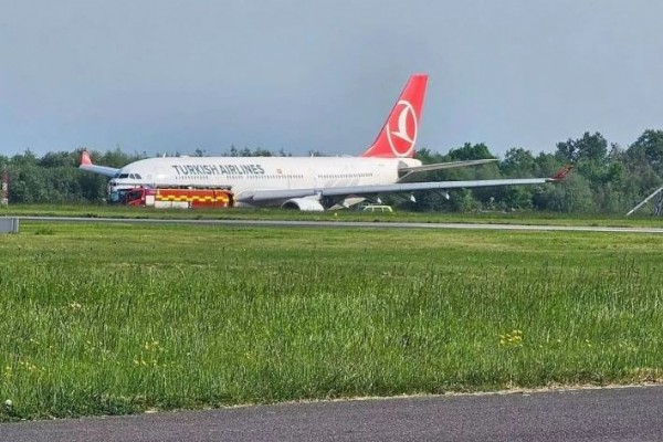 THY uçağında panik! Pilot acil iniş yaptı