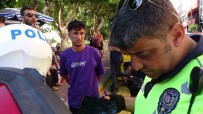 Ehliyetsiz Ve Aranmasi Olan Sahis Polisleri Görünce Panikledi