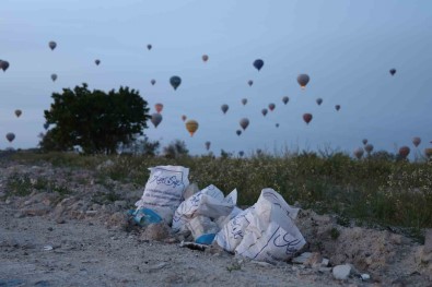 Turistler Peribacalarini Degil, Molozlari Ve Çöpleri Seyrediyor