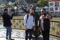 Amasya'da Selfieci Sehzade Heykeline Boyali Saldiri