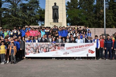 Balikesir'de Gençler Ve Sporcular, Gençlik Haftasi'nda Bir Araya Geliyor